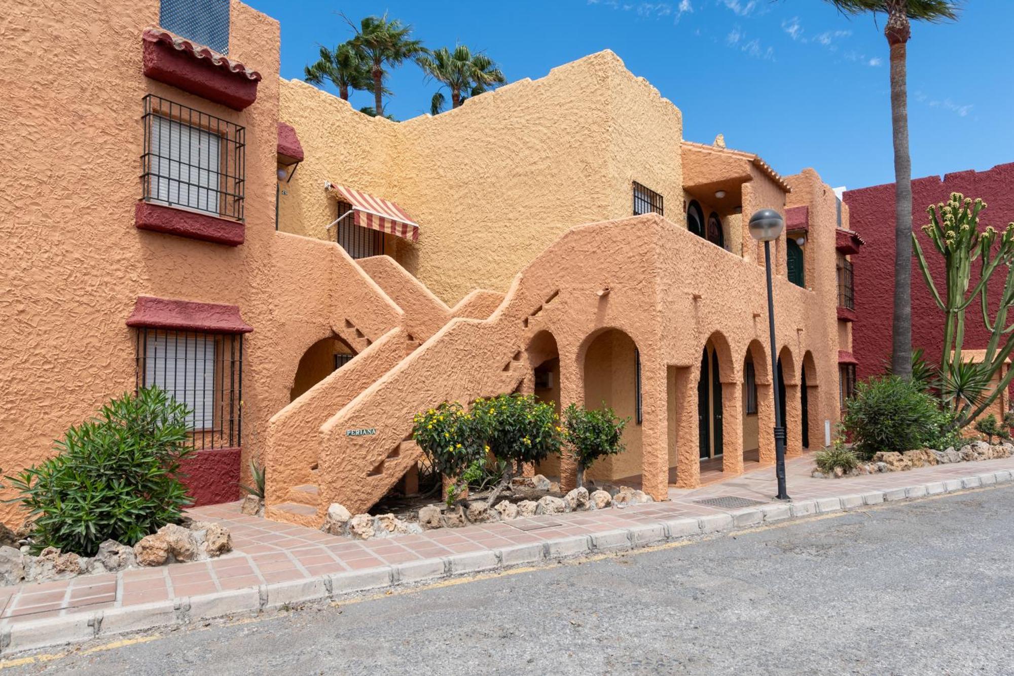 Renovated Apartment On Beachside With Pool ネルハ エクステリア 写真