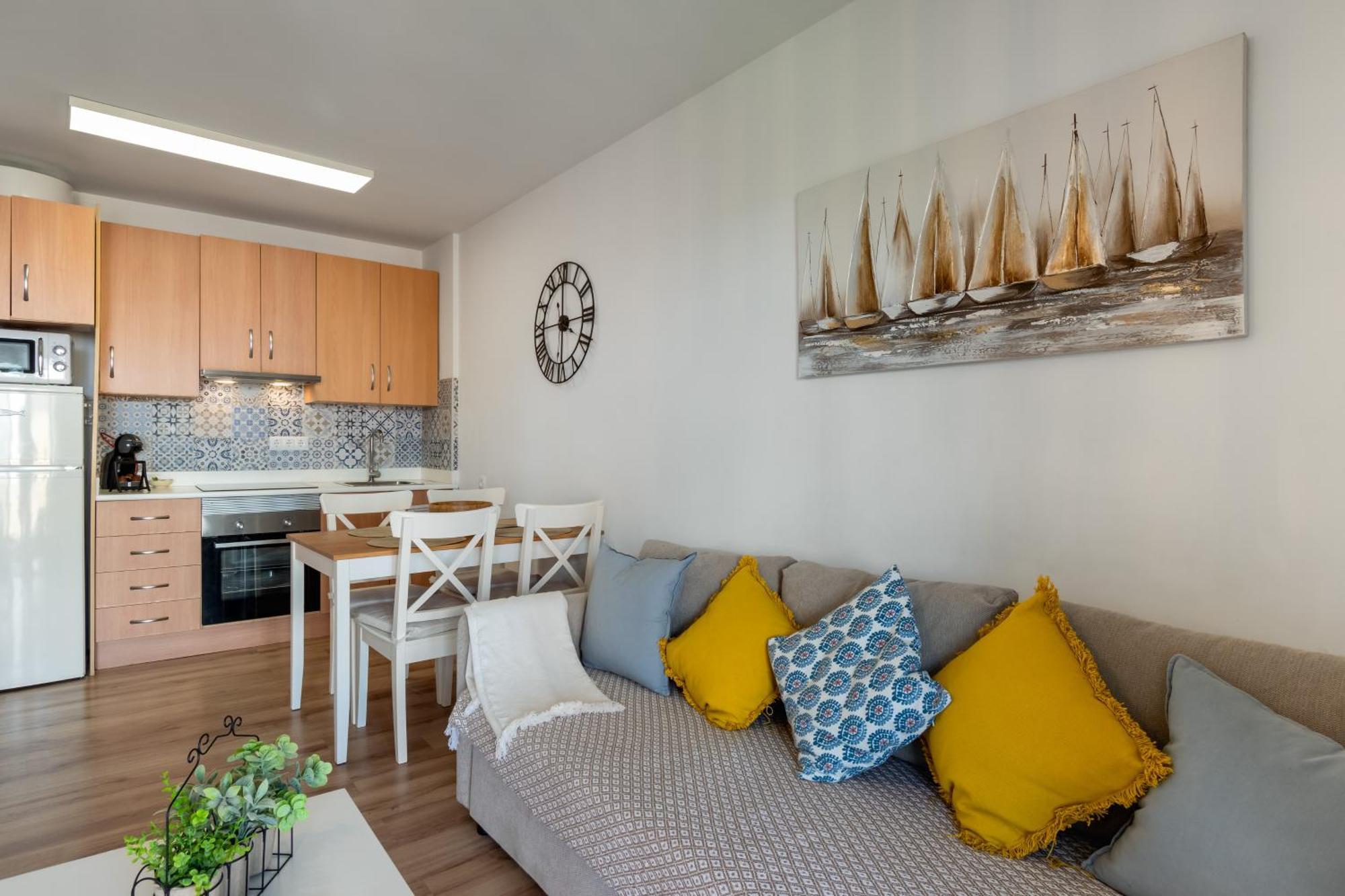 Renovated Apartment On Beachside With Pool ネルハ 部屋 写真