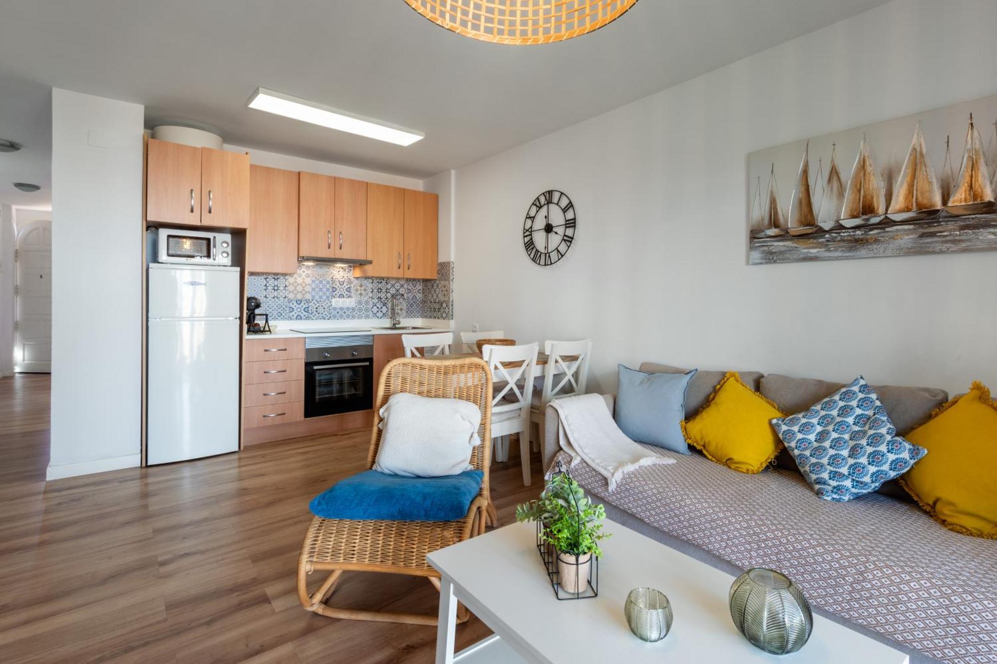 Renovated Apartment On Beachside With Pool ネルハ エクステリア 写真