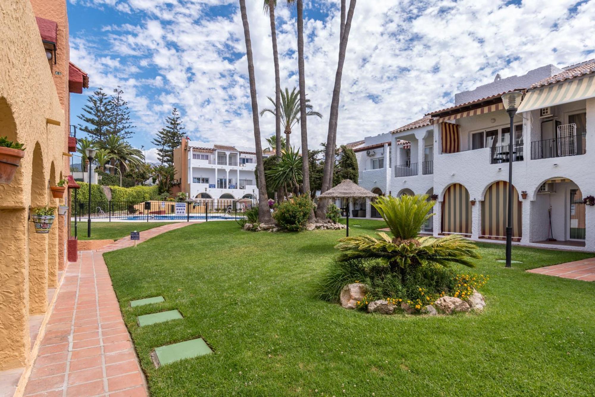 Renovated Apartment On Beachside With Pool ネルハ エクステリア 写真