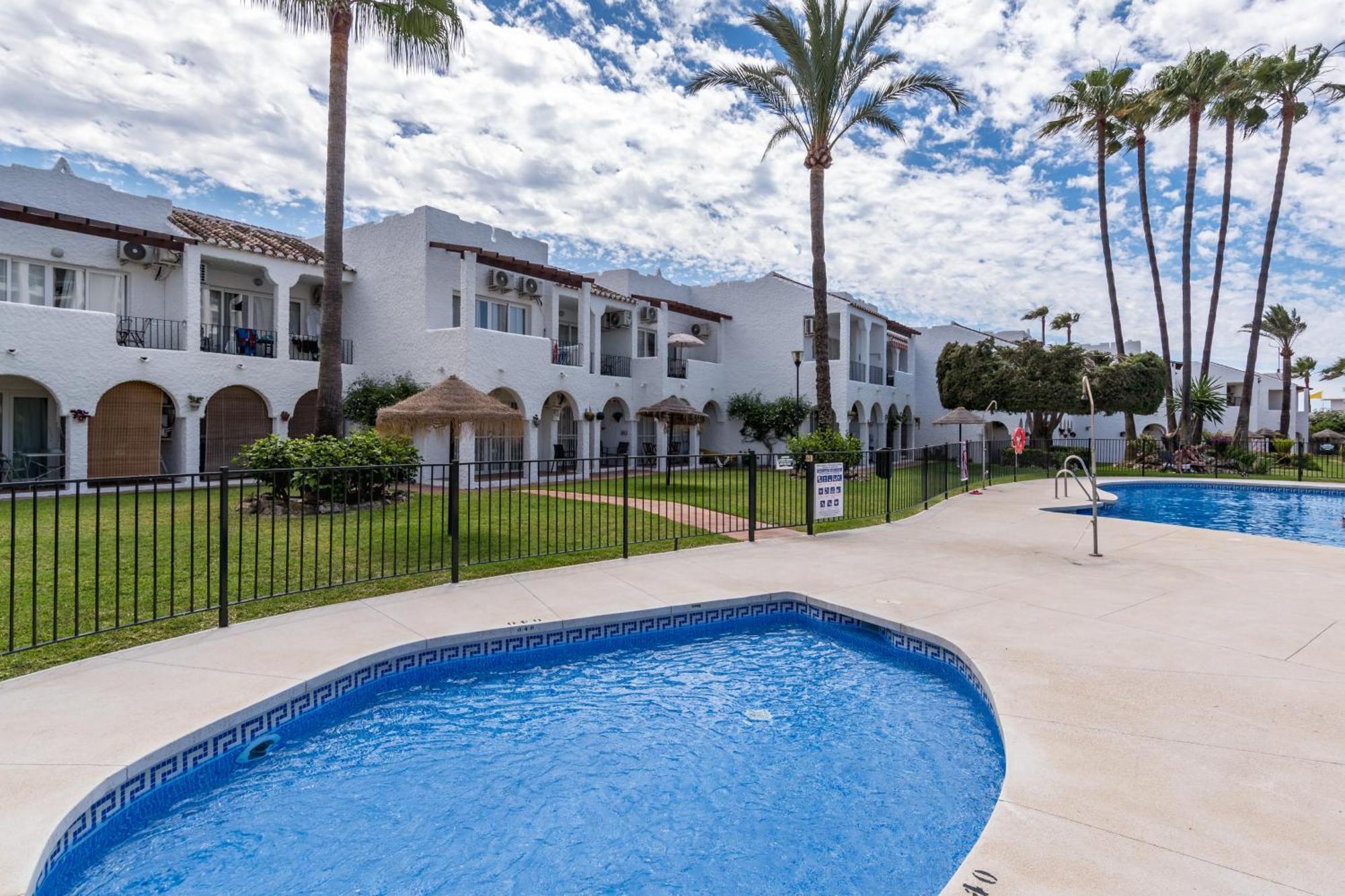 Renovated Apartment On Beachside With Pool ネルハ エクステリア 写真
