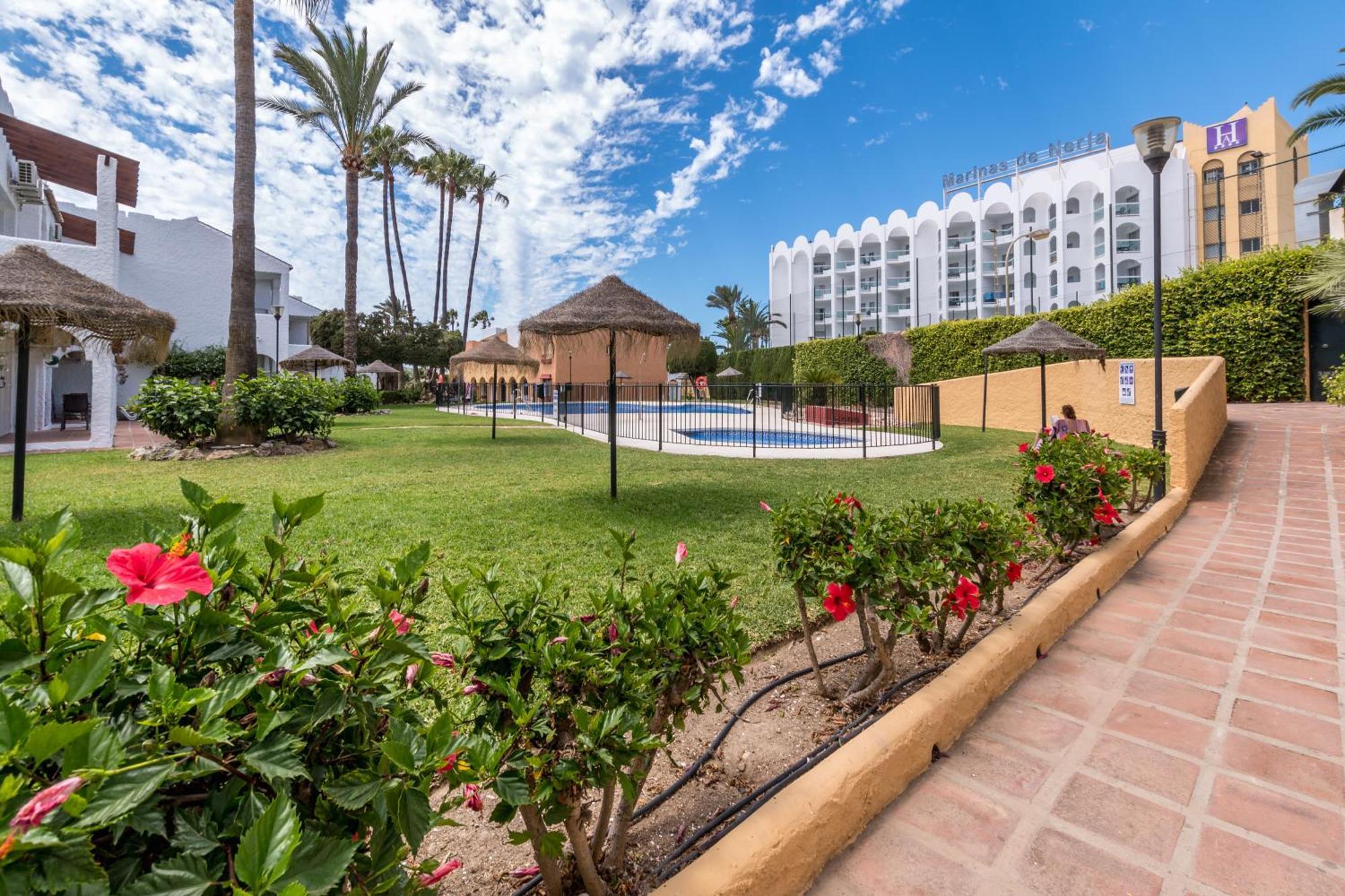 Renovated Apartment On Beachside With Pool ネルハ エクステリア 写真